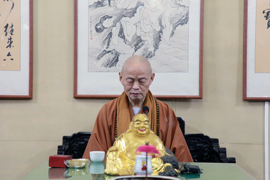 黄梅四祖寺僧俗大众共度中秋佳节