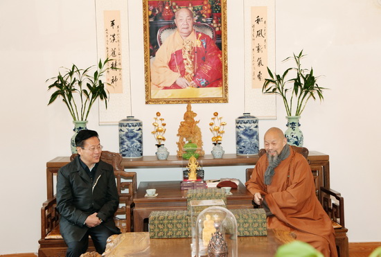 湖北省政协主席杨松一行来我寺调研
