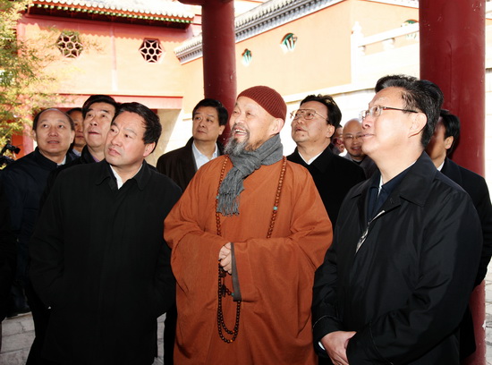 湖北省政协主席杨松一行来我寺调研