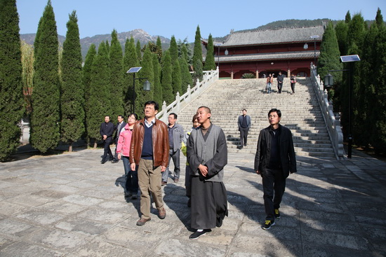 江西省人大常委会主副主任一行参观四祖寺