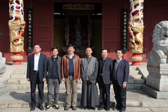 江西省人大常委会主副主任一行参观四祖寺