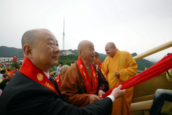 净慧老和尚为大洪山慈恩寺金顶落成暨佛像开光法会主法