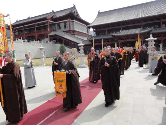 净慧老和尚为五台山普寿寺大雄宝殿佛像开光主礼
