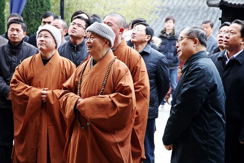 省委书记李鸿忠来寺调研强调弘扬禅文化打造大品牌
