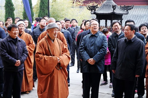 省委书记李鸿忠来寺调研强调弘扬禅文化打造大品牌