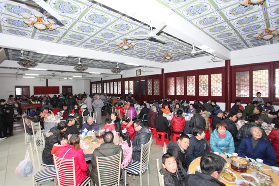 除旧迎新吃年饭