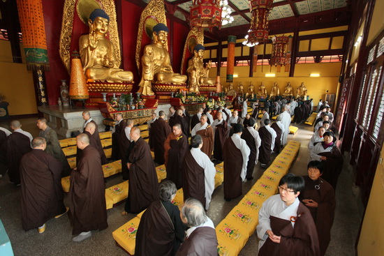 四祖寺举办缅怀本焕长老圆寂一周年回向法会