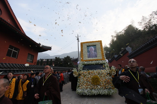 一期圆满  悲愿无尽—净慧长老圆寂荼毗追思大会在四祖寺举行