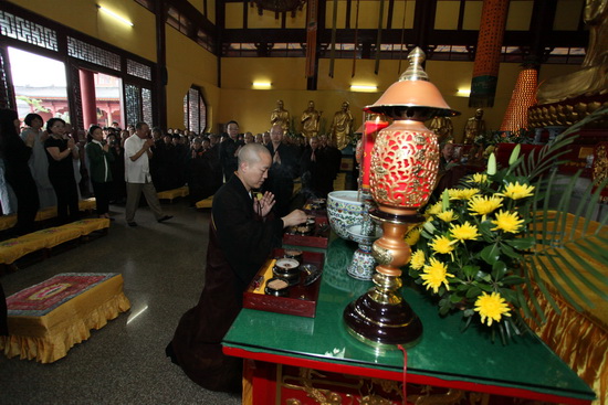 黄梅四祖寺举办净慧长老示寂七七追思回向法会