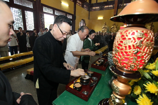 黄梅四祖寺举办净慧长老示寂七七追思回向法会