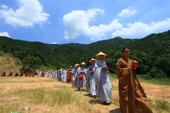 中华禅宗佛祖大金塔举行正式开工洒净仪式
