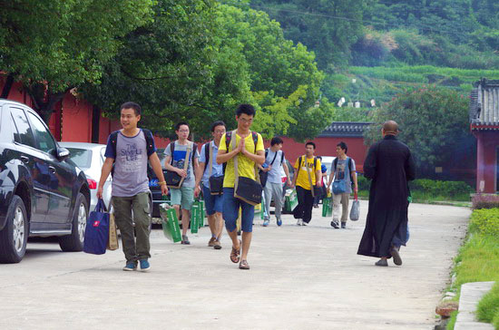 高擎心灯照前路  学子同参生活禅—夏令营圆满落幕