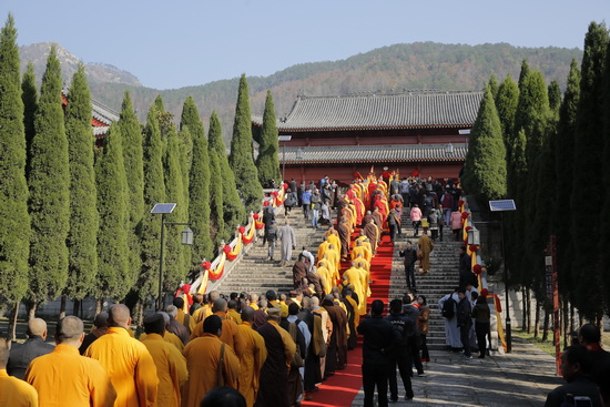 四祖寺隆重举行恭迎本焕长老舍利永久供奉祈福法会