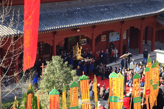 四祖寺隆重举行恭迎本焕长老舍利永久供奉祈福法会