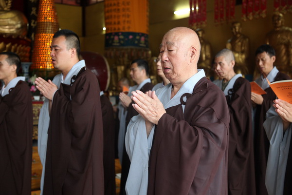 戊戌年传授在家居士菩萨戒暨浴佛节法会圆满