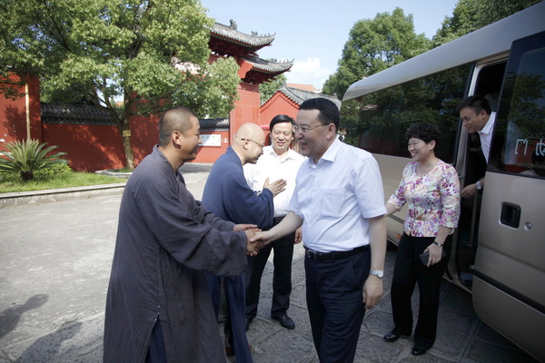 湖北省委常委、统战部部长尔肯江莅临四祖寺调研