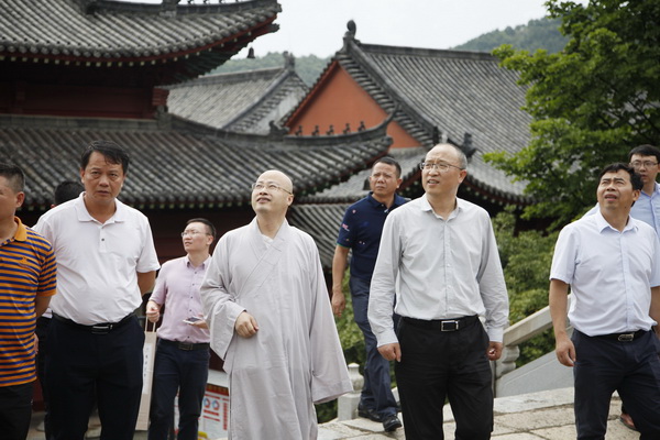 韶关市委常委、常务副市长朱余旺一行莅临四祖寺调研