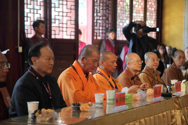 台湾中华人间佛教联合总会代表团一行莅临我寺参访