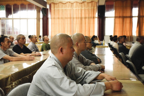 黄梅四祖寺组织观看“庆祝中国共产党成立100周年大会”实况直播