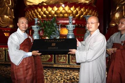 韩国海印寺“中国佛教圣地巡礼团”来访