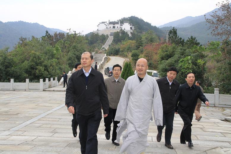 湖北省副省长张通来寺视察指导