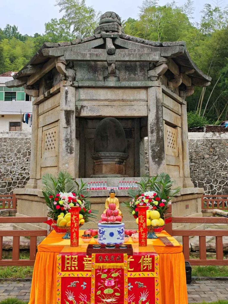 千年祖灯 启智润心——要修自己的无缝塔 千年祖灯 启智润心——要修自己的无缝塔