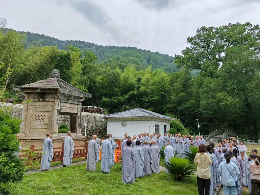 千年祖灯 启智润心——要修自己的无缝塔 千年祖灯 启智润心——要修自己的无缝塔