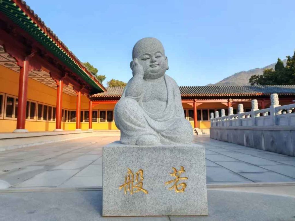 法雨润泽暑尽去——记明影法师讲授《普贤行愿品》导读 法雨润泽暑尽去——记明影法师讲授《普贤行愿品》导读