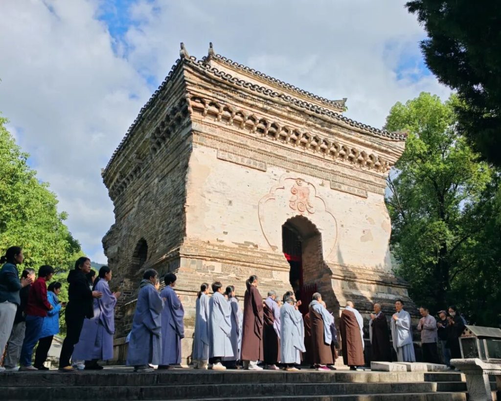 双峰垂范 祖灯常明 | 黄梅四祖寺纪念四祖大师涅槃1374周年 双峰垂范 祖灯常明 | 黄梅四祖寺纪念四祖大师涅槃1374周年