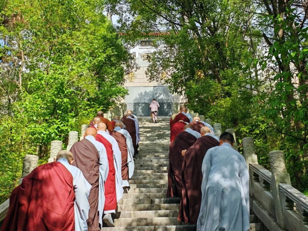 双峰垂范 祖灯常明 | 黄梅四祖寺纪念四祖大师涅槃1374周年 双峰垂范 祖灯常明 | 黄梅四祖寺纪念四祖大师涅槃1374周年
